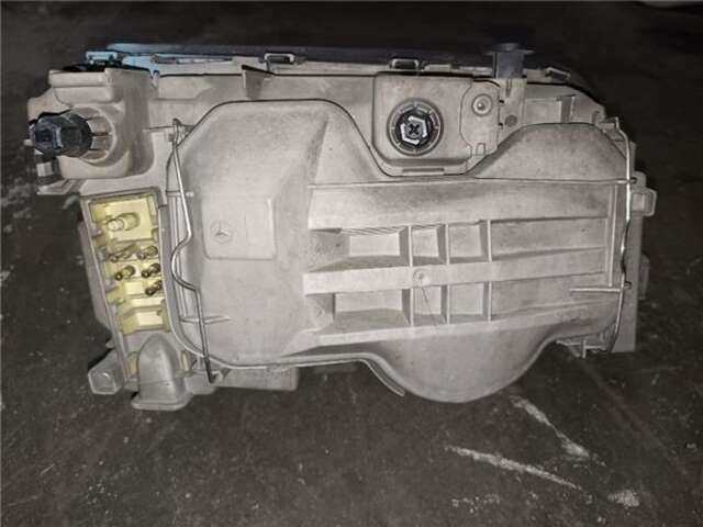 Foto 2ª: Faro Izquierdo Mercedes Clase C 160 2.2 220 DIESEL (202.121) [2.2 LTR. - 70 KW DIESEL CAT] [OM 604.910]