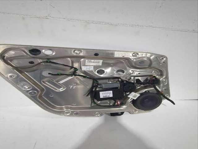 Foto 2ª: Elevalunas Manual Trasero Izquierdo Volkswagen Phaeton 3.0 V6 TDI 4MOTION 240CV [CARB CEXA] (2002)