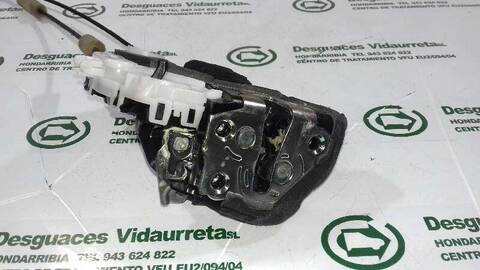 Foto 2ª: Cerradura Puerta Trasera Derecha Toyota Prius 1.8 16V CAT HIBRIDO) 99CV 73KW [2ZR] (2015)
