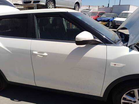 Foto 3ª: Puerta Delantera Derecha Ssangyong Tivoli CRYSTAL 4X2 116CV 85KW [673910] (2017)