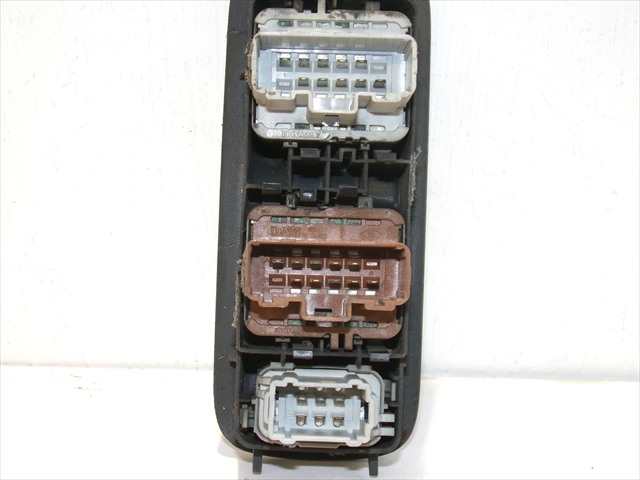 Foto 4ª: Botonera Elevalunas Renault Scenic 1.5 DCI 2003-2009 [K9KD7] (2004)