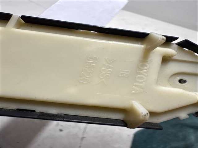 Foto 3ª: Botonera Elevalunas Toyota Prius 2ZRFXE (2011)