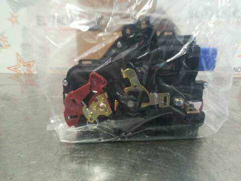 Foto 2ª: Cerradura Puerta Trasera Izquierda Volkswagen Golf 102CV 75KW