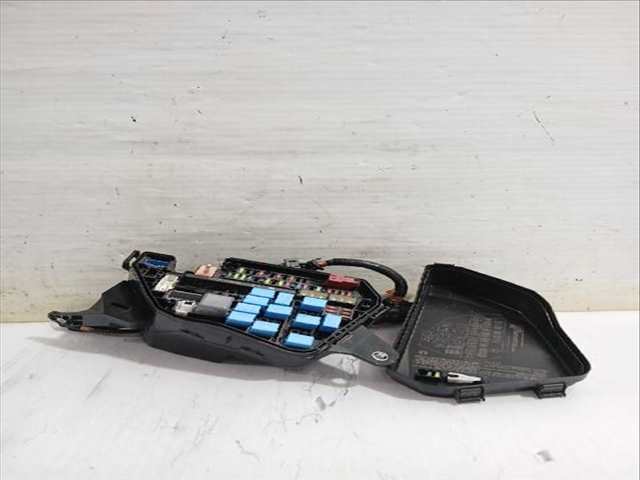 Caja Reles Fusibles Toyota Rav4 2.0 MXAA52) 175CV