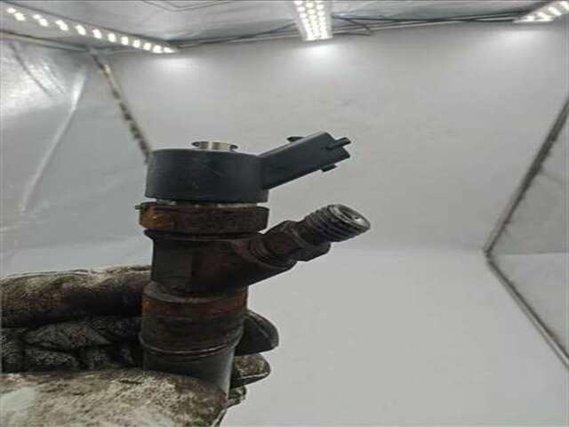 Foto 3ª: Inyectores Bmw Serie 5 518 3.0 530D EXCLUSIVE [3.0 LTR. - 142 KW 24V TURBODIESEL CAT] [M57D30]