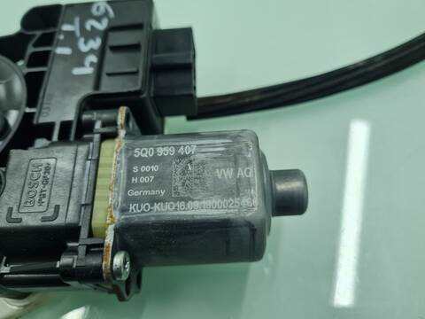 Foto 3ª: Elevalunas Manual Trasero Izquierdo Audi A1 30 TFSI BASICO 116CV 85KW [DKRF] (2020)