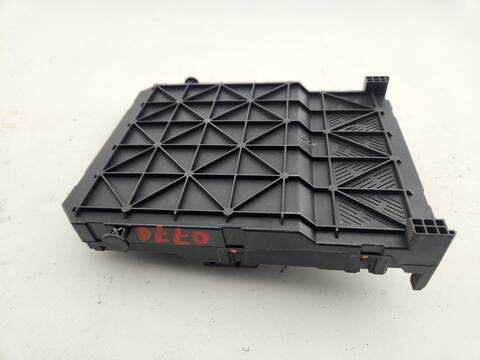 Foto 3ª: Caja Reles Fusibles Peugeot 407 ST CONFORT PACK 136CV 100KW [RHR] (2005)