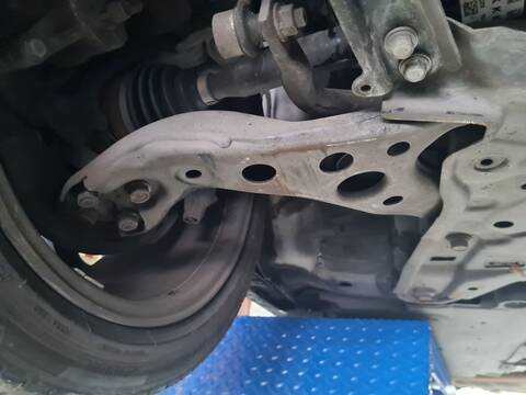 Brazo Suspension Delantero Derecho Toyota Corolla HYBRID FEEL 122CV