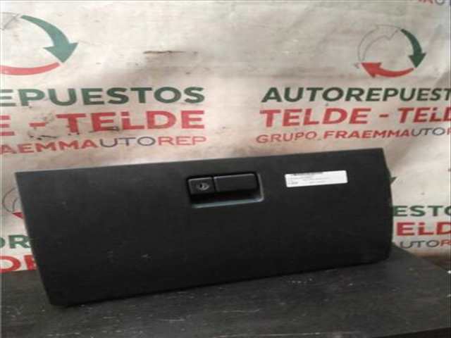 Guantera Toyota Rav4 2.0