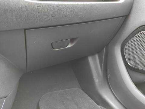 Guantera Renault Zoe 5AQ60