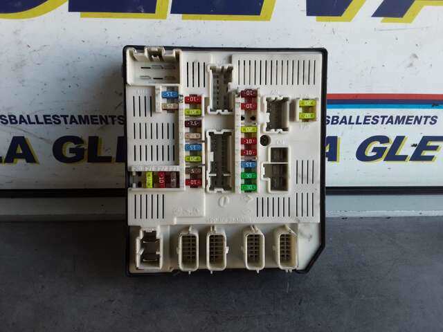 Foto 2ª: Caja Reles Fusibles Renault Megane 1.5 DCI 105CV 0CV III SPORT TOURER KZ DESDE 05/2009 [K9K 832] (2010)
