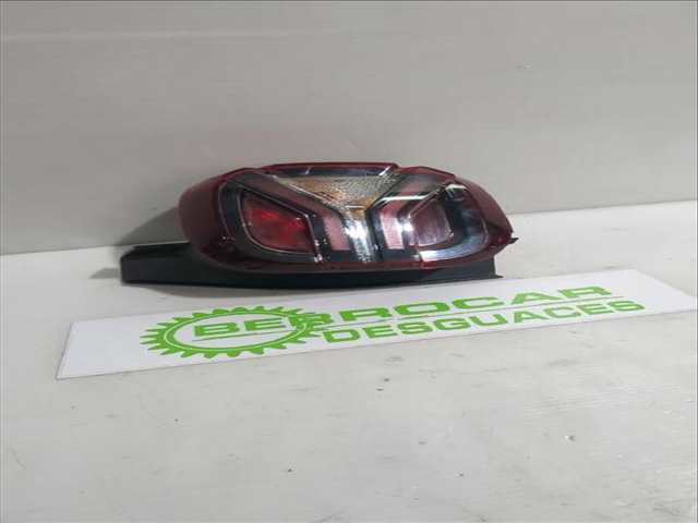 Foto 3ª: Piloto Trasero Derecho Dacia Duster 1.0 TCE 90 91CV [H4D 470] (2017)