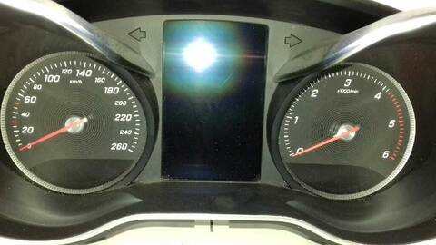 Foto 2ª: Cuadro de Instrumentos Mercedes Clase V 200 136CV 100KW (2014)