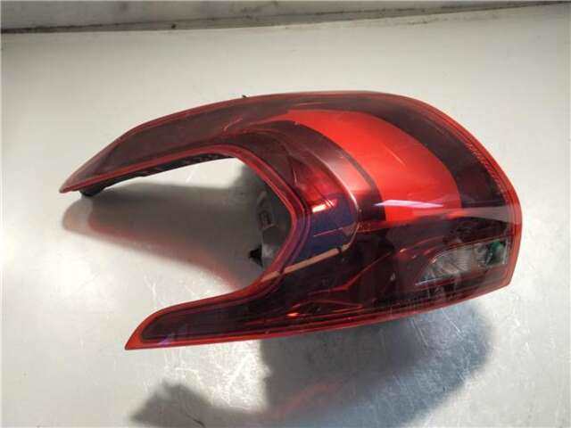 Foto 3ª: Piloto Trasero Izquierdo Peugeot 2008 1.2 SIGNATURE [1.2 LTR. - 60 KW 12V E-VTI - PURETECH]