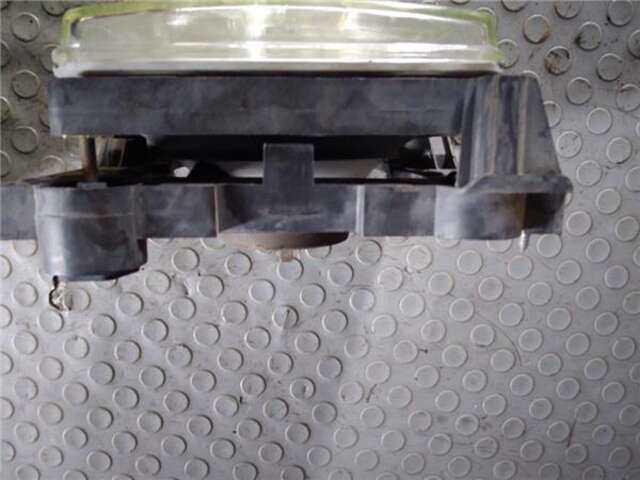 Foto 3ª: Faro Izquierdo Mercedes 100 D (631.332. 631.342) [OM 616.963]