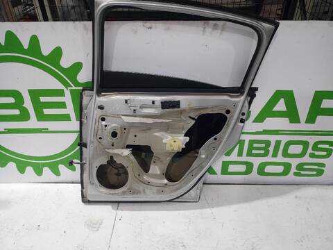 Foto 2ª: Puerta Trasera Derecha Citroen C4 1.6 16V HDI 90CV [9HXDV6ATED4] (2004)