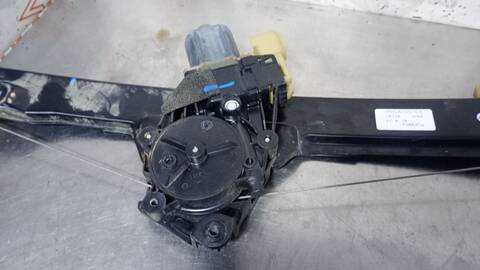 Foto 3ª: Elevalunas Eléctrico Delantero Izquierdo Ford EcoSport TITANIUM 125CV 92KW [M1JU] (2018)