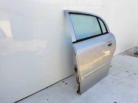 Foto 4ª: Puerta Trasera Izquierda Opel Astra 1.7 16V CDTI CAT Z 17 DTL - LRB) BERLINA 80CV 59KW [Z17DTL] (2004)