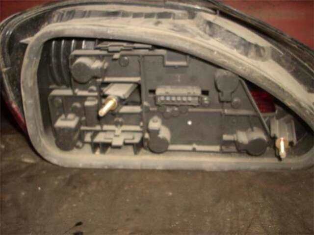 Foto 3ª: Piloto Trasero Derecho Peugeot 306 1.9D [WJZ]