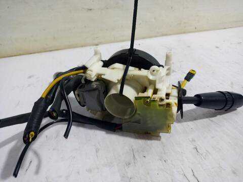 Foto 2ª: Mando Multifuncion Kia Carnival 2.9 CRDI LX AUT. 144CV [J3] (2001)