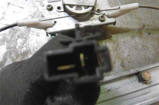 Elevalunas Eléctrico Trasero Derecho Daewoo Nubira 1.6