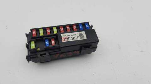 Caja Reles Fusibles Kia Carens BASIC 135CV 99KW