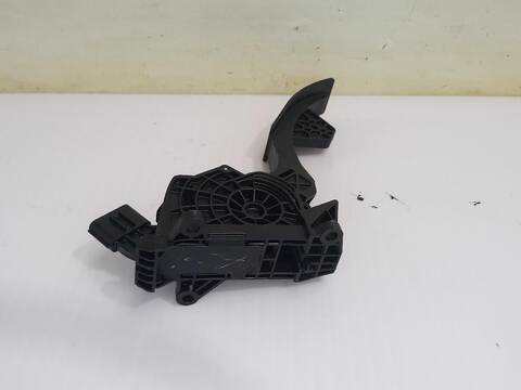 Foto 3ª: Pedal Acelerador Volkswagen Polo ADVANCE BLUEMOTION 90CV [CUSB] (2014)