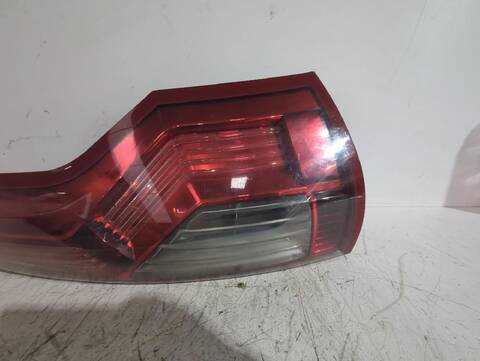 Foto 3ª: Piloto Trasero Derecho Citroen C4 1.6 HDI AUT. 109CV [9HY (DV6TED4) 9HZ (DV6TED4)] (2006)