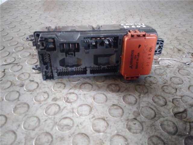 Foto 2ª: Caja Reles Fusibles Mitsubishi Carisma 1.9 1900 DI-D COMFORT [1.9 LTR. - 75 KW DI-D CAT] [F9Q1]