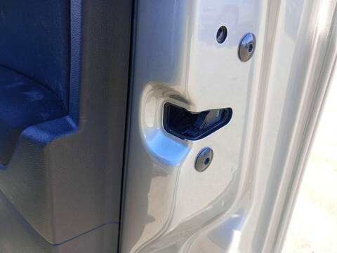 Cerradura Puerta Delantera Derecha Volkswagen Golf EDITION 115CV 85KW