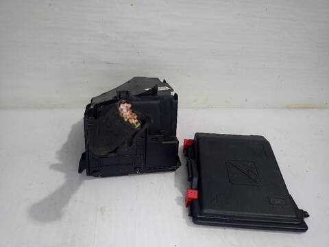 Foto 2ª: Caja Reles Fusibles Peugeot 308 ACTIVE 110CV [HNZ / HNP] (2013)