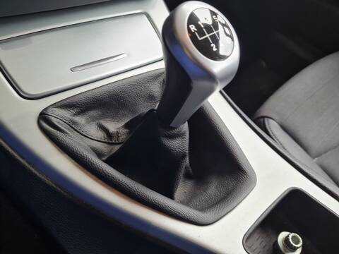 Foto 2ª: Palanca de Cambio Bmw Serie 3 315 325I BERLINA 218CV 160KW [N52B25A] (2005)