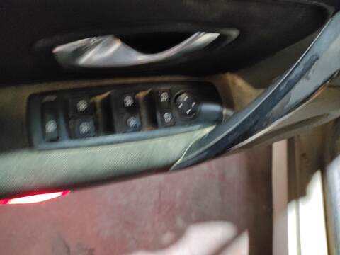 Botonera Elevalunas Renault Laguna M9RG7 BERLINA