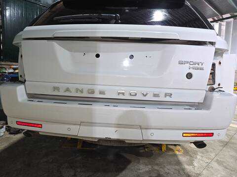 Foto 3ª: Paragolpes Trasero Land Rover Range 306DT AUT. (2011)
