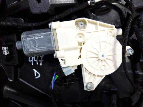 Foto 3ª: Elevalunas Eléctrico Delantero Derecho Mercedes Vito 2.1 CDI CAT 163CV 120KW (2014)