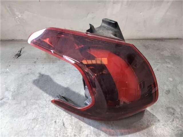 Foto 2ª: Piloto Trasero Izquierdo Peugeot 2008 1.5 ACTIVE [1.5 LTR. - 75 KW BLUE-HDI FAP] [YH01]