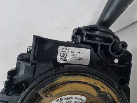 Foto 4ª: Mando Multifuncion Peugeot 5008 1.6 HDI FAP CAT 9HZ - DV6TED4) 109CV 80KW [9HZ (DV6TED4)] (1950)