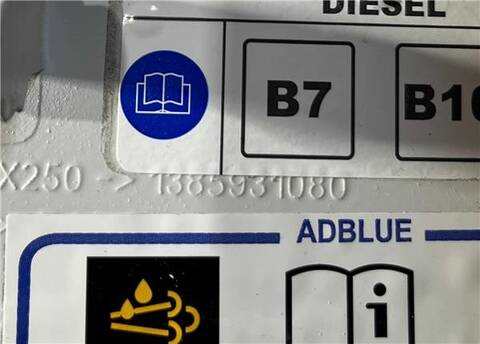 Foto 2ª: Tapa Exterior Combustible Citroen Jumper 2.2 33 L2H1 BLUEHDI 140 [2 2 LTR. - 103 KW BLUE-HDI FAP CAT] 140CV FURGON [4H03] (2022)