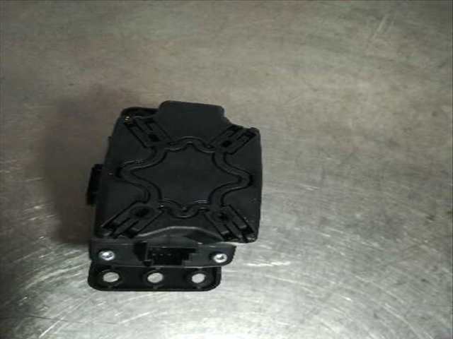 Foto 4ª: Mando Multifuncion Mercedes Clase A 140 A 180 CDI BLUEEFFICIENCY 176.012) 109CV 80KW [K9K] (2016)