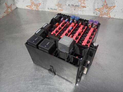 Foto 3ª: Caja Reles Fusibles Ford Transit AMBIENTE 75CV 55KW [UGCB] (2015)