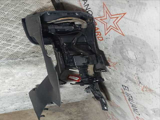 Foto 4ª: Consola Central Ford Focus TITANIUM 125CV 92KW [M1DD] (2015)