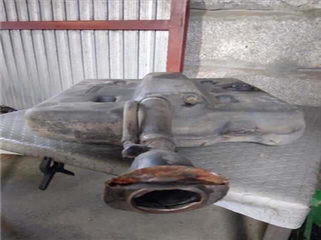 Foto 3ª: Deposito de Combustible Mercedes 100 D (631.332. 631.342) [OM 616.963]