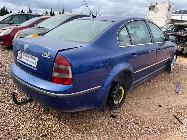 Foto 4ª: Maletero Skoda Superb 2.0 TDI 140CV [BKD] (2008)