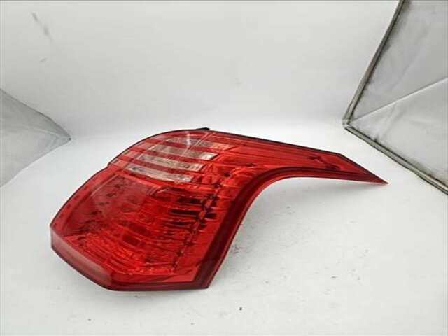 Foto 3ª: Piloto Trasero Derecho Peugeot 5008 2.0 SPORT PACK [2.0 LTR. - 110 KW 16V HDI FAP CAT (RHE - DW10CTED4)] [RHE / DW10CTED4]