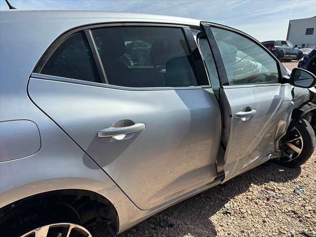 Foto 2ª: Puerta Trasera Derecha Renault Megane 1.2 G [H5FF4] (2018)