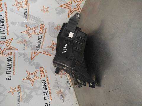 Foto 3ª: Caja Reles Fusibles Toyota Rav4 EXECUTIVE 150CV 110KW [2AD] (2011)