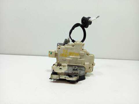 Cerradura Puerta Trasera Izquierda Audi A4 CAMA BERLINA