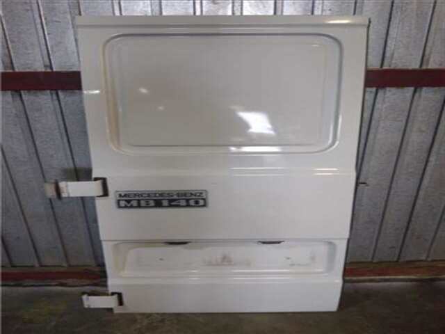 Puerta Trasera Izquierda Mercedes 100 D (631.332. 631.342)
