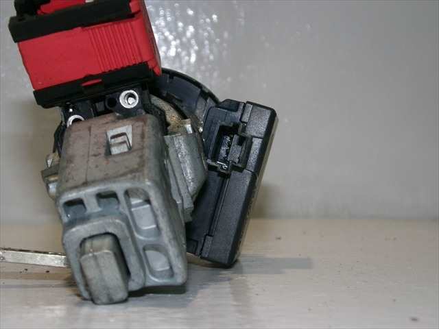 Foto 3ª: Antirrobo Renault Clio 1.2 G 2009-2013 [D4FD7] (2010)