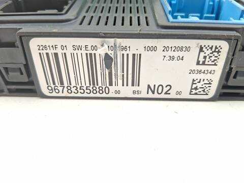 Foto 3ª: Caja Reles Fusibles Peugeot 208 ACCESS 68CV 50KW [8H01] (2012)